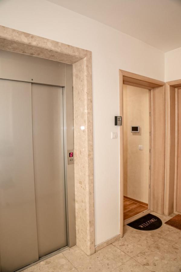 Miha Apartment Belgrado Exterior foto